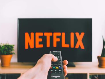 Czy subskrypcje pożerają Twój budżet? Ile kosztują subskrypcje Netflix, Spotify, HBO, Disney i innych subskrypcji