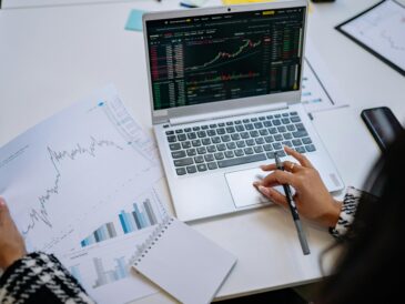 Jak zainwestować w akcje na rynku? Inwestowanie dla początkujących