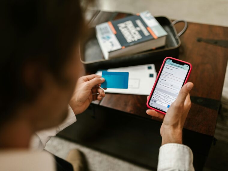 Revolut, ZEN, Curve czy Monese? Ranking fintechów i aplikacji finansowych 2026