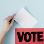 Faktoring czy kredyt obrotowy? Co lepiej poprawi płynność finansową Twojej firmy w 2026 roku?