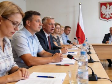 Ile zarabia radny gminy, miasta, sejmiku i dzielnicy?