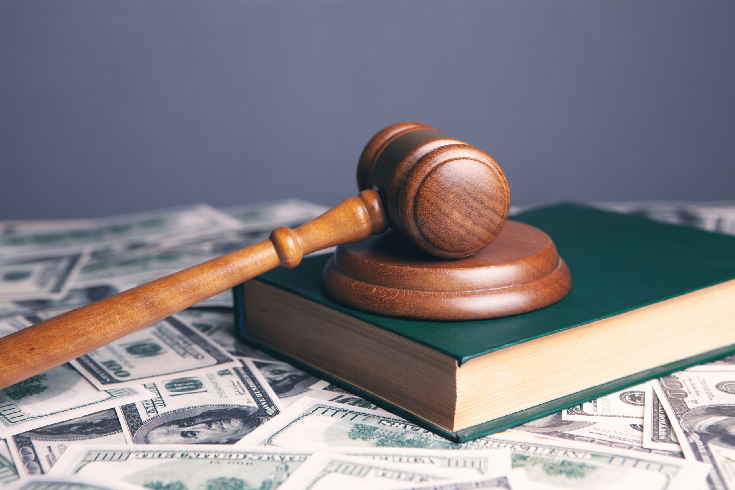 Ile zarabia sędzia w 2026 roku - w sądzie, kancelarii, TK